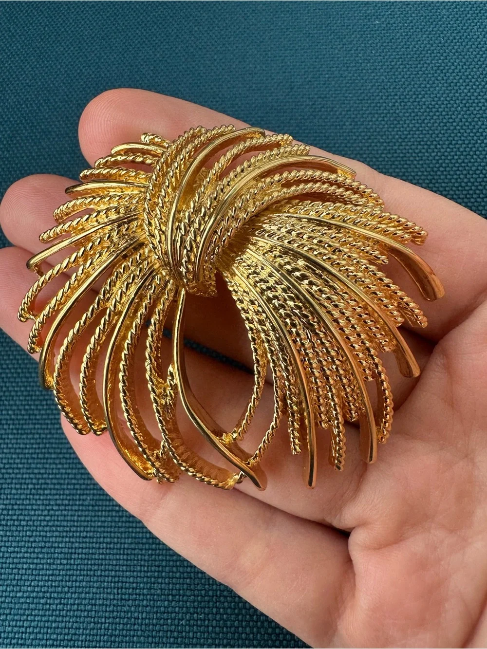 N/A striking gold